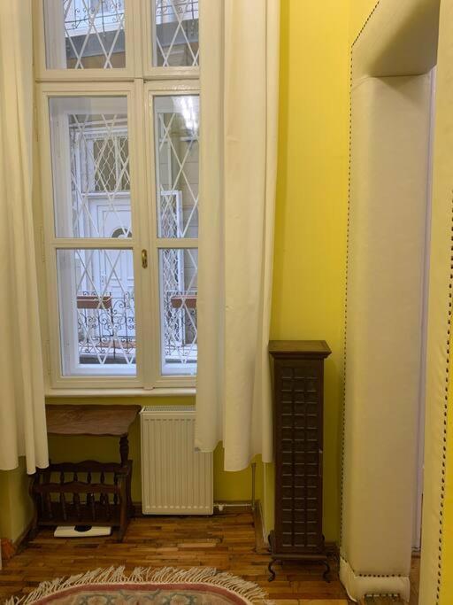 Central Location For One Person Budapest Exterior foto